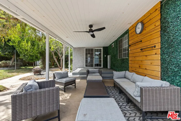 7048 Zelzah Avenue, Los Angeles, California 91335