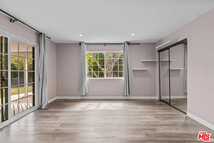 7048 Zelzah Avenue, Los Angeles, California 91335
