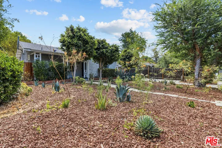 7048 Zelzah Avenue, Los Angeles, California 91335