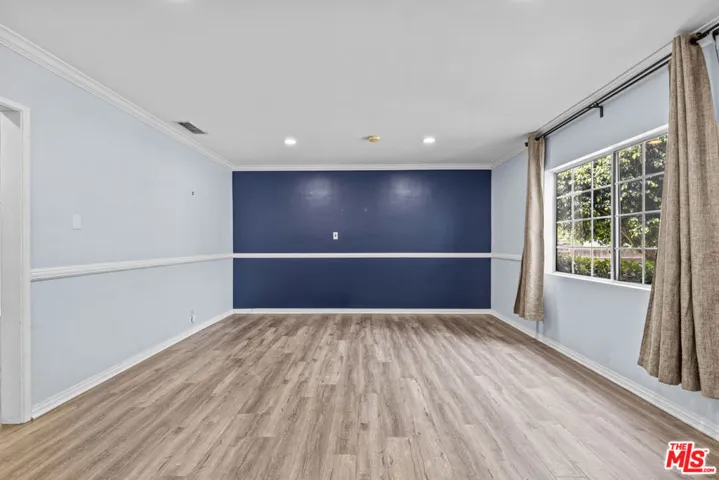 7048 Zelzah Avenue, Los Angeles, California 91335