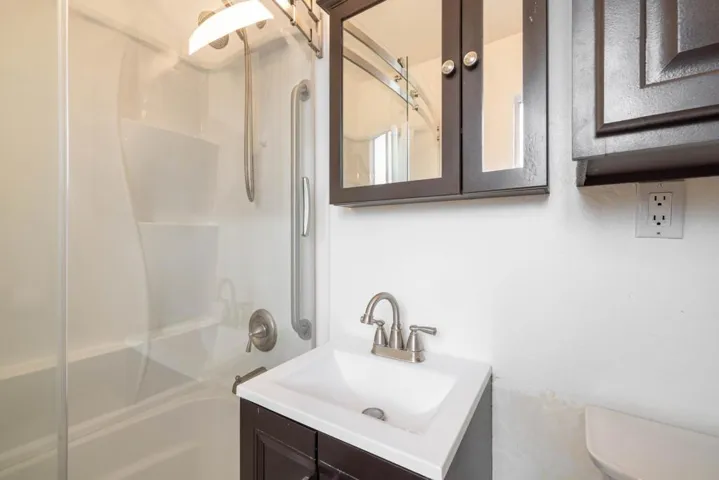 016_Bathroom 1