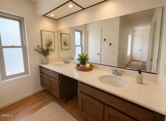 Bathroom uostairs