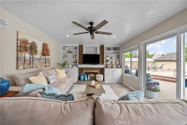 25676 Lochmoor, Valencia, California 91355