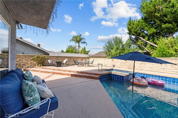 25676 Lochmoor, Valencia, California 91355