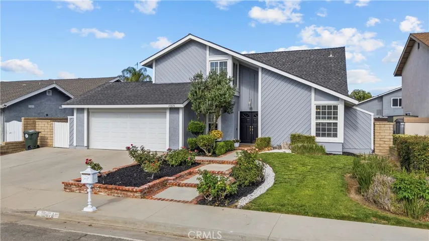 25676 Lochmoor, Valencia, California 91355