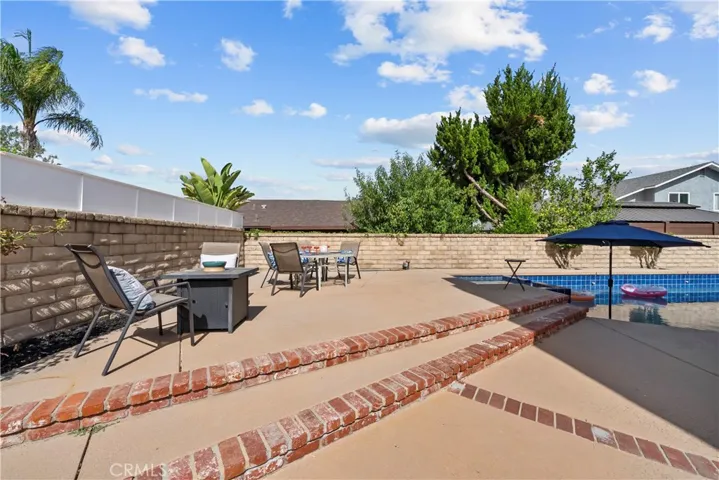 25676 Lochmoor, Valencia, California 91355