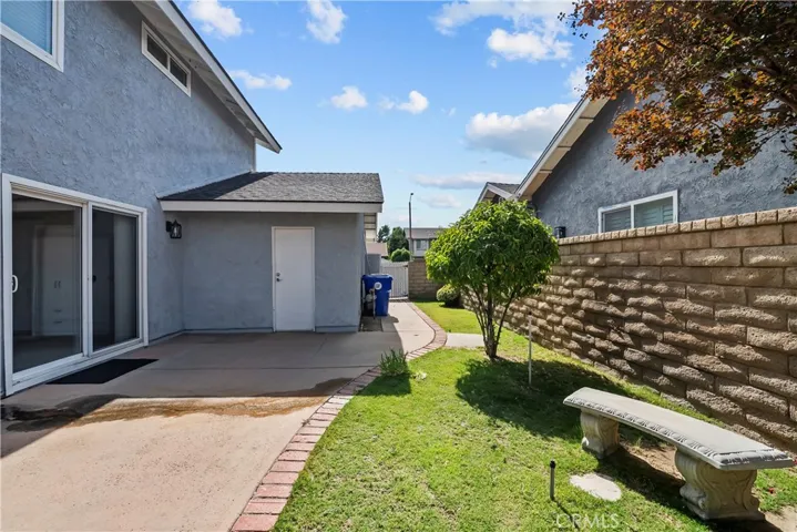 25676 Lochmoor, Valencia, California 91355