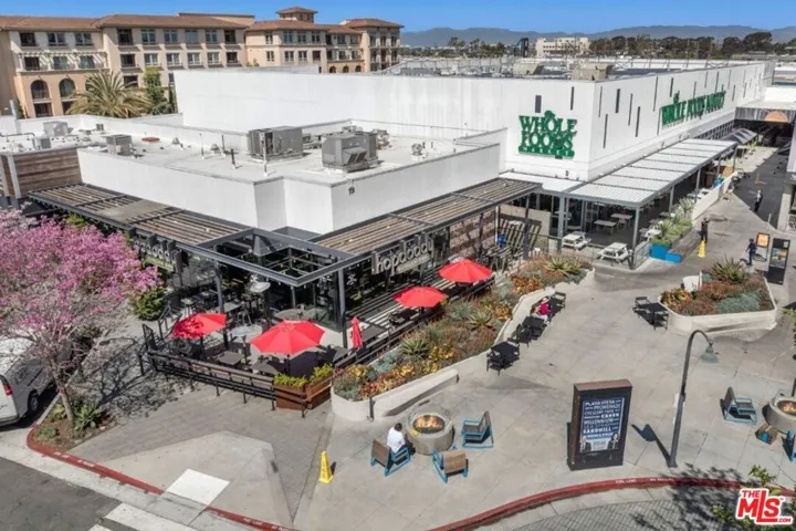 13027 Bluff Creek Drive, Playa Vista, California 90094