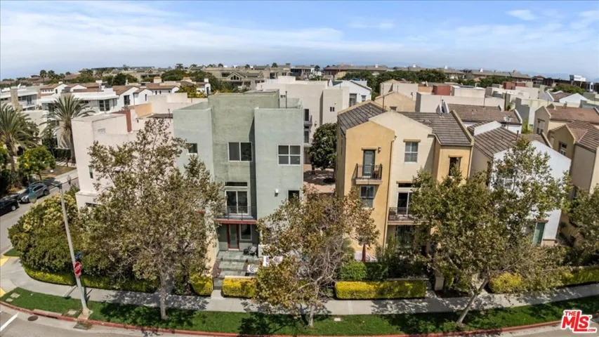 13027 Bluff Creek Drive, Playa Vista, California 90094