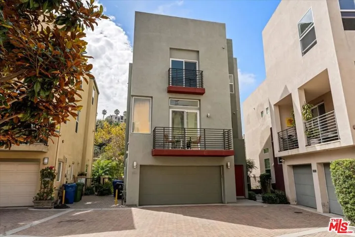 13027 Bluff Creek Drive, Playa Vista, California 90094