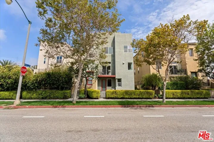 13027 Bluff Creek Drive, Playa Vista, California 90094