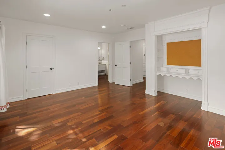 512 N Linden Drive, Beverly Hills, California 90210