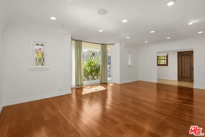 512 N Linden Drive, Beverly Hills, California 90210