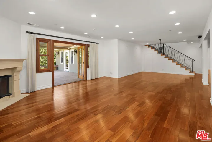 512 N Linden Drive, Beverly Hills, California 90210