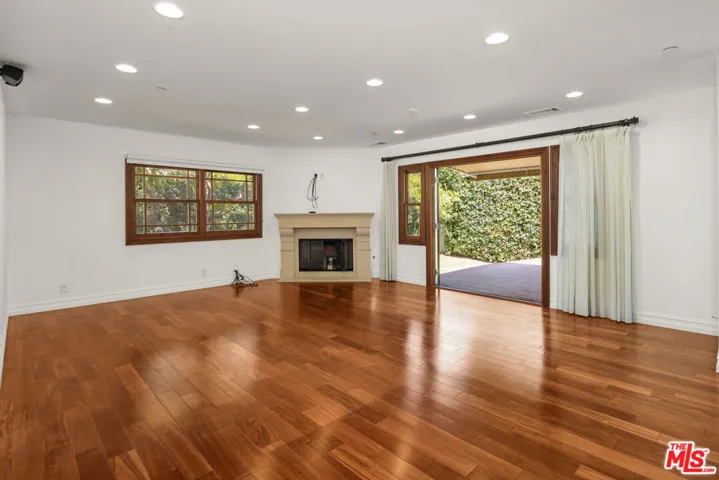 512 N Linden Drive, Beverly Hills, California 90210