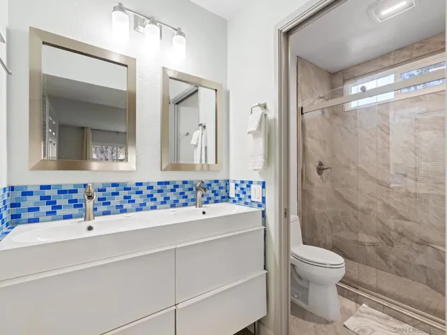 4080 Rosenda 210, San Diego, California 92122