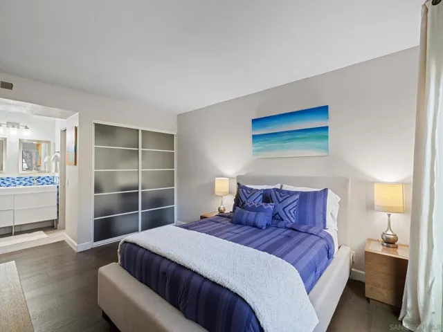 4080 Rosenda 210, San Diego, California 92122