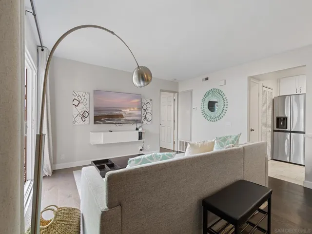 4080 Rosenda 210, San Diego, California 92122