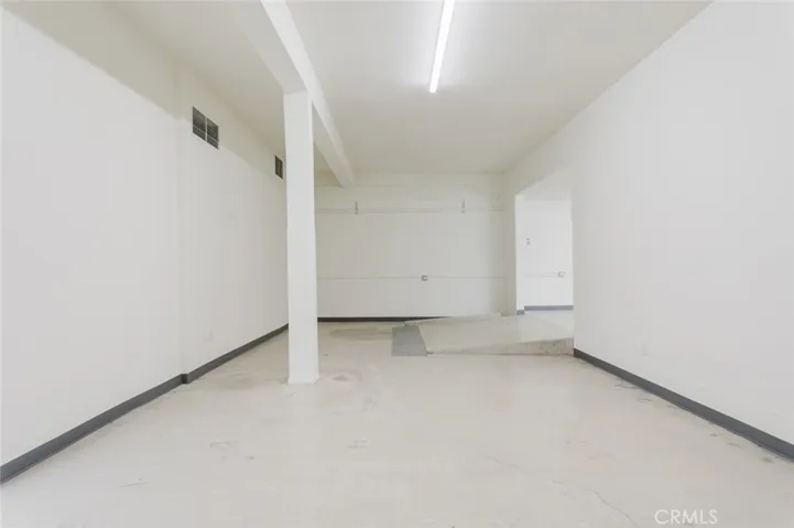 410 1/2 N Varney Street, Burbank, California 91502
