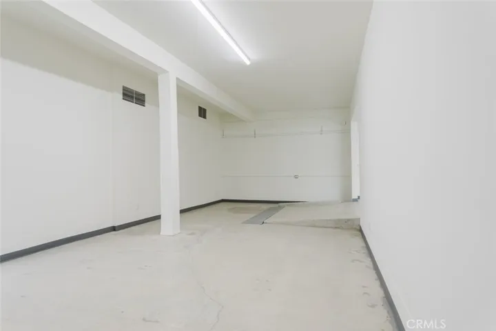 410 1/2 N Varney Street, Burbank, California 91502