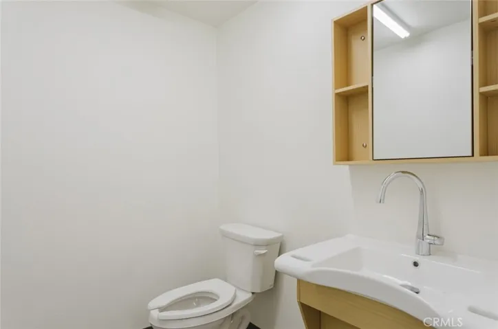 410 1/2 N Varney Street, Burbank, California 91502