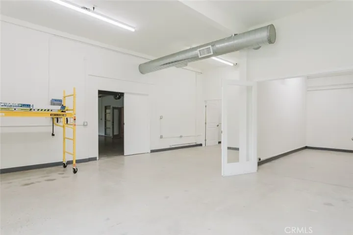 410 1/2 N Varney Street, Burbank, California 91502