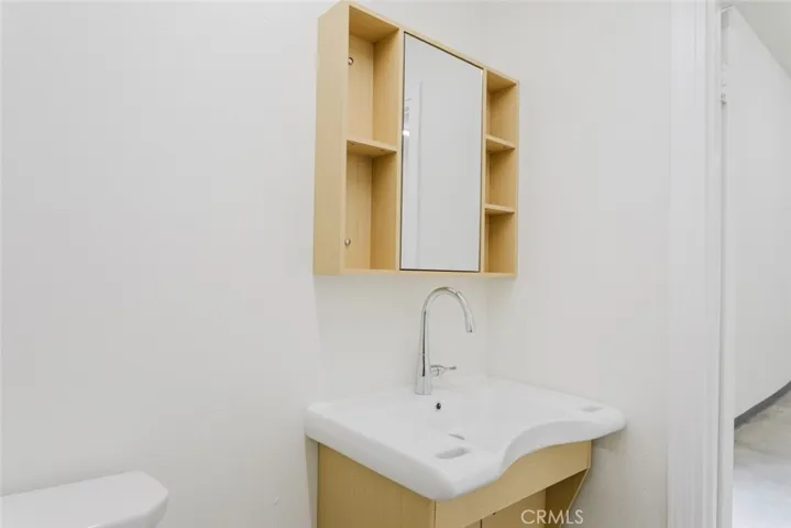 410 1/2 N Varney Street, Burbank, California 91502