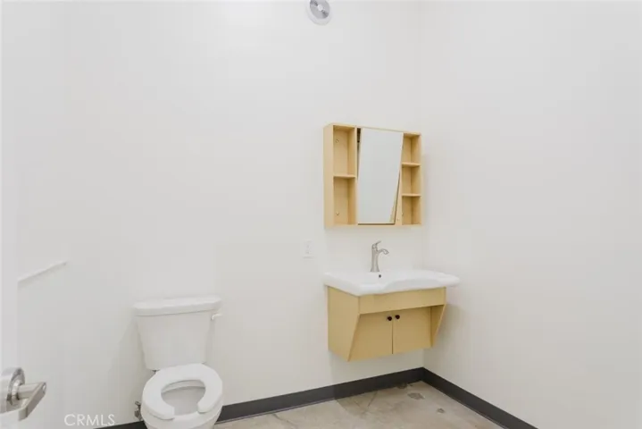 410 1/2 N Varney Street, Burbank, California 91502