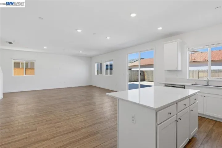 4400 Wax Myrtle Way, Rancho Cordova, California 95742