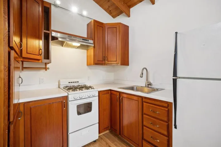 17th Avenue, Santa Cruz, California 95062