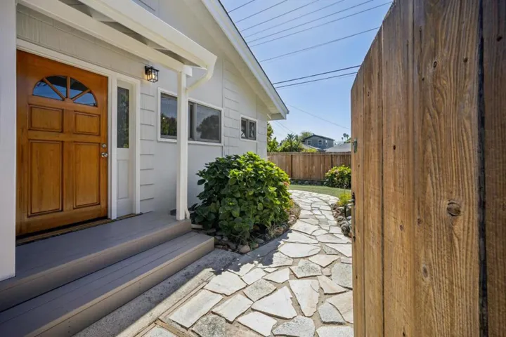 17th Avenue, Santa Cruz, California 95062