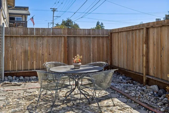 17th Avenue, Santa Cruz, California 95062