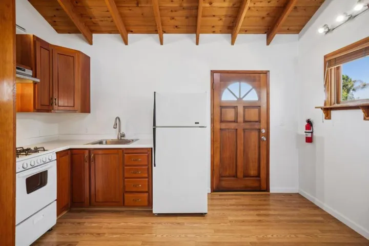 17th Avenue, Santa Cruz, California 95062