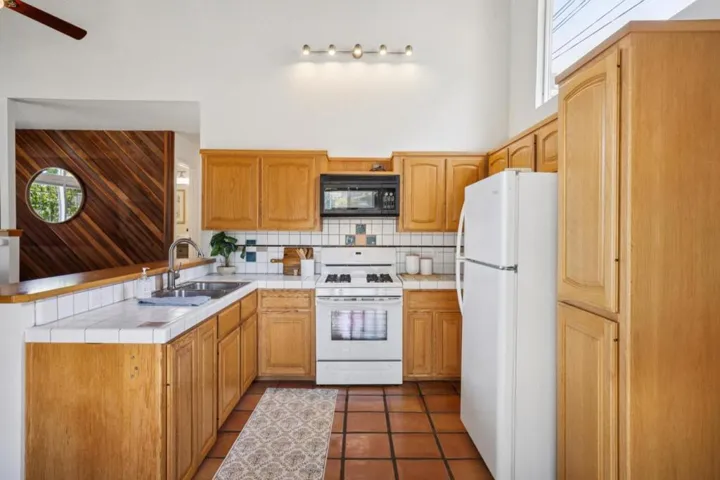 17th Avenue, Santa Cruz, California 95062