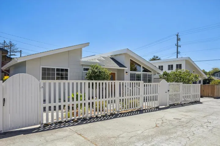 17th Avenue, Santa Cruz, California 95062