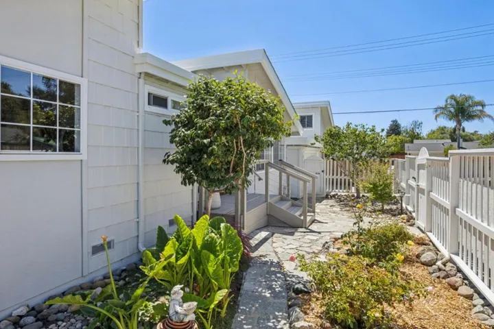 17th Avenue, Santa Cruz, California 95062