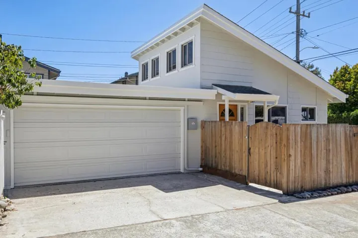 17th Avenue, Santa Cruz, California 95062