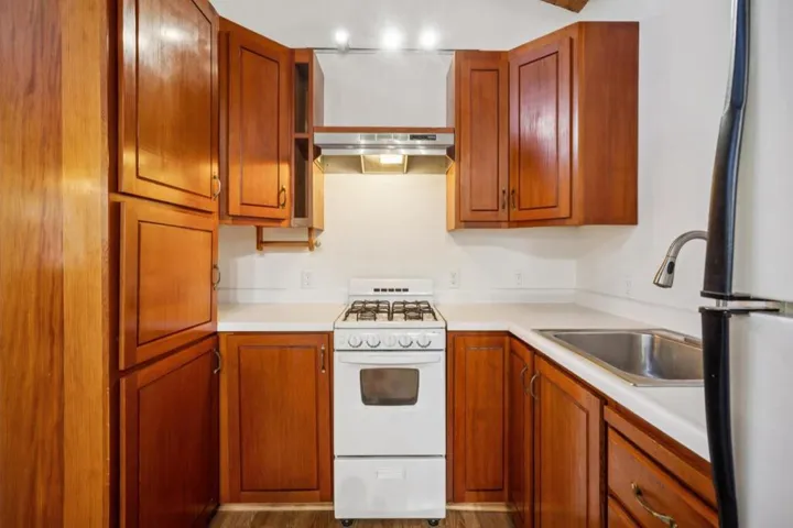 17th Avenue, Santa Cruz, California 95062