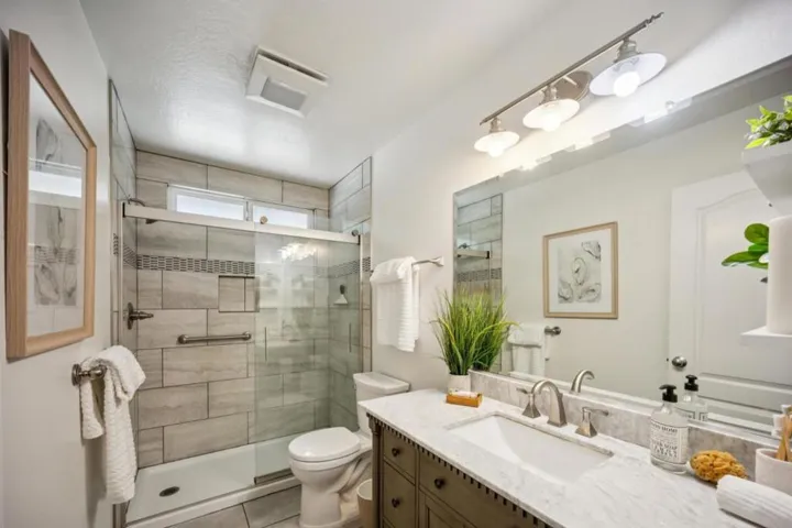 17th Avenue, Santa Cruz, California 95062