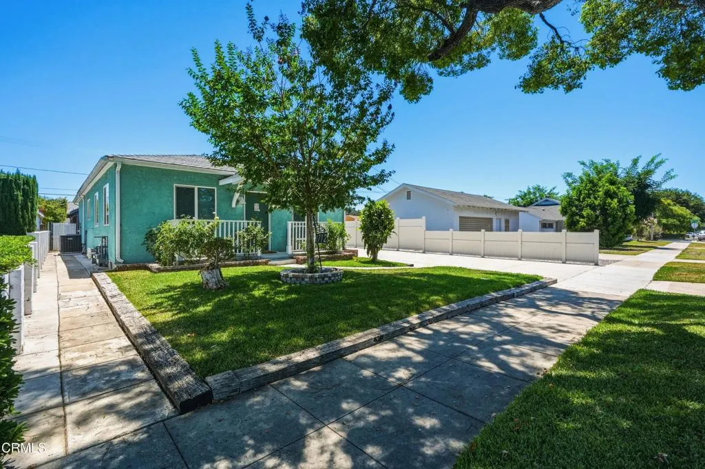 1712 N Lincoln Street, Burbank, California 91506 — photo 4