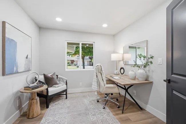Bonus Office/Den