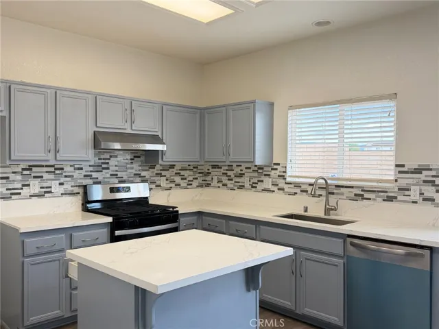13532 Boulder Lane, Victorville, California 92392