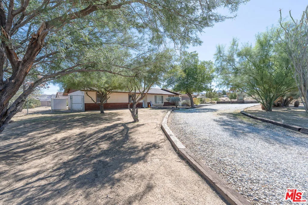 8395 Keats Avenue, Yucca Valley, California 92284 — photo 4