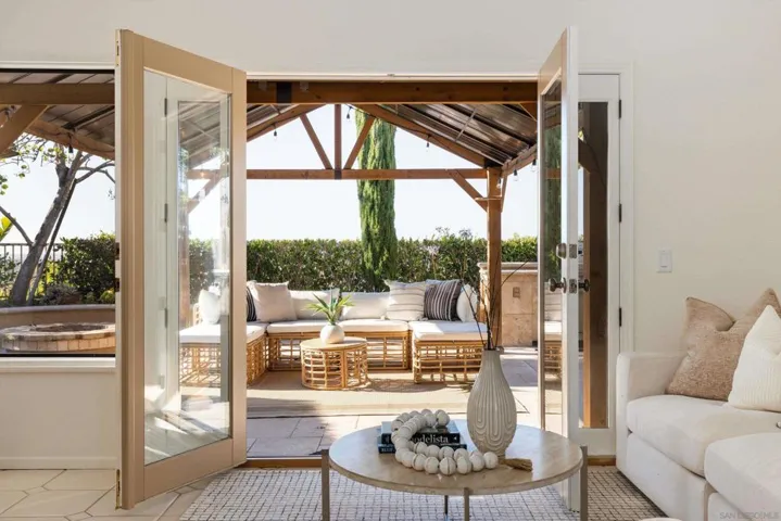 1854 Avenida Mimosa, Encinitas, California 92024