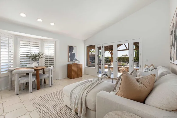 1854 Avenida Mimosa, Encinitas, California 92024