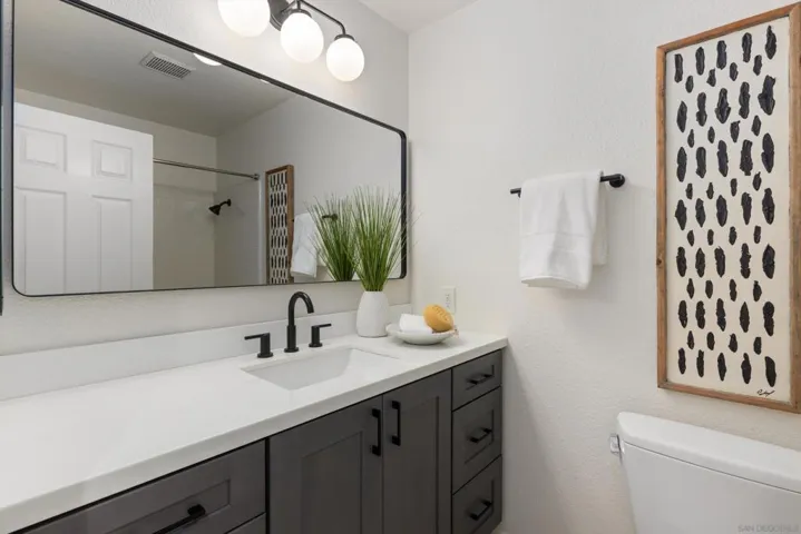 1854 Avenida Mimosa, Encinitas, California 92024