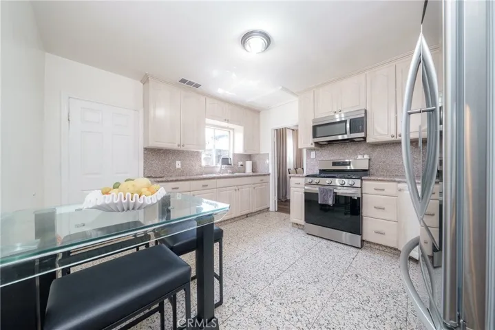 3733 Blanche Street, Pasadena, California 91107