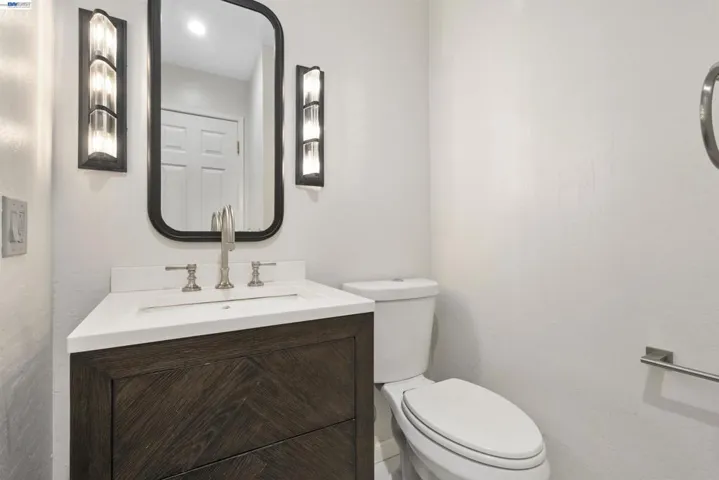 3858 Maybelle Ave, Oakland, California 94619