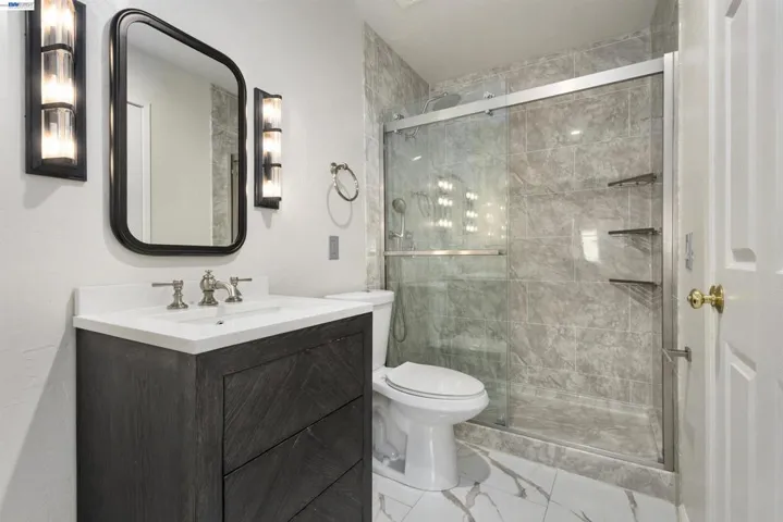 3858 Maybelle Ave, Oakland, California 94619