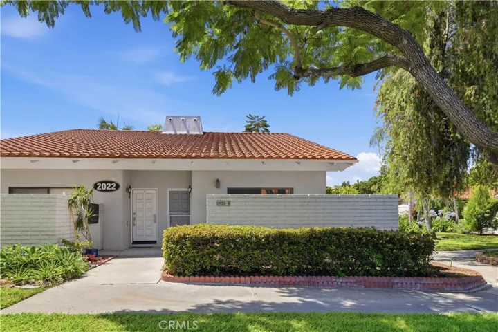 2022 Via Mariposa East B, Laguna Woods, California 92637